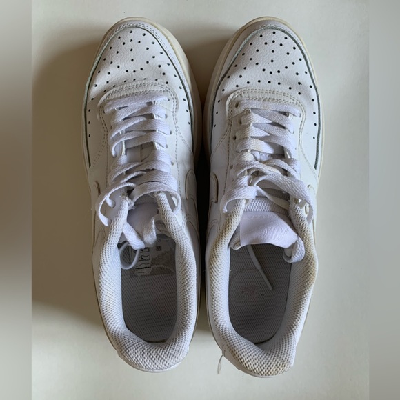Nike Shoes - Nike sneakers